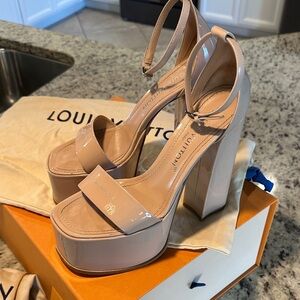 Louis Vuitton Beige Patent Platform Heels